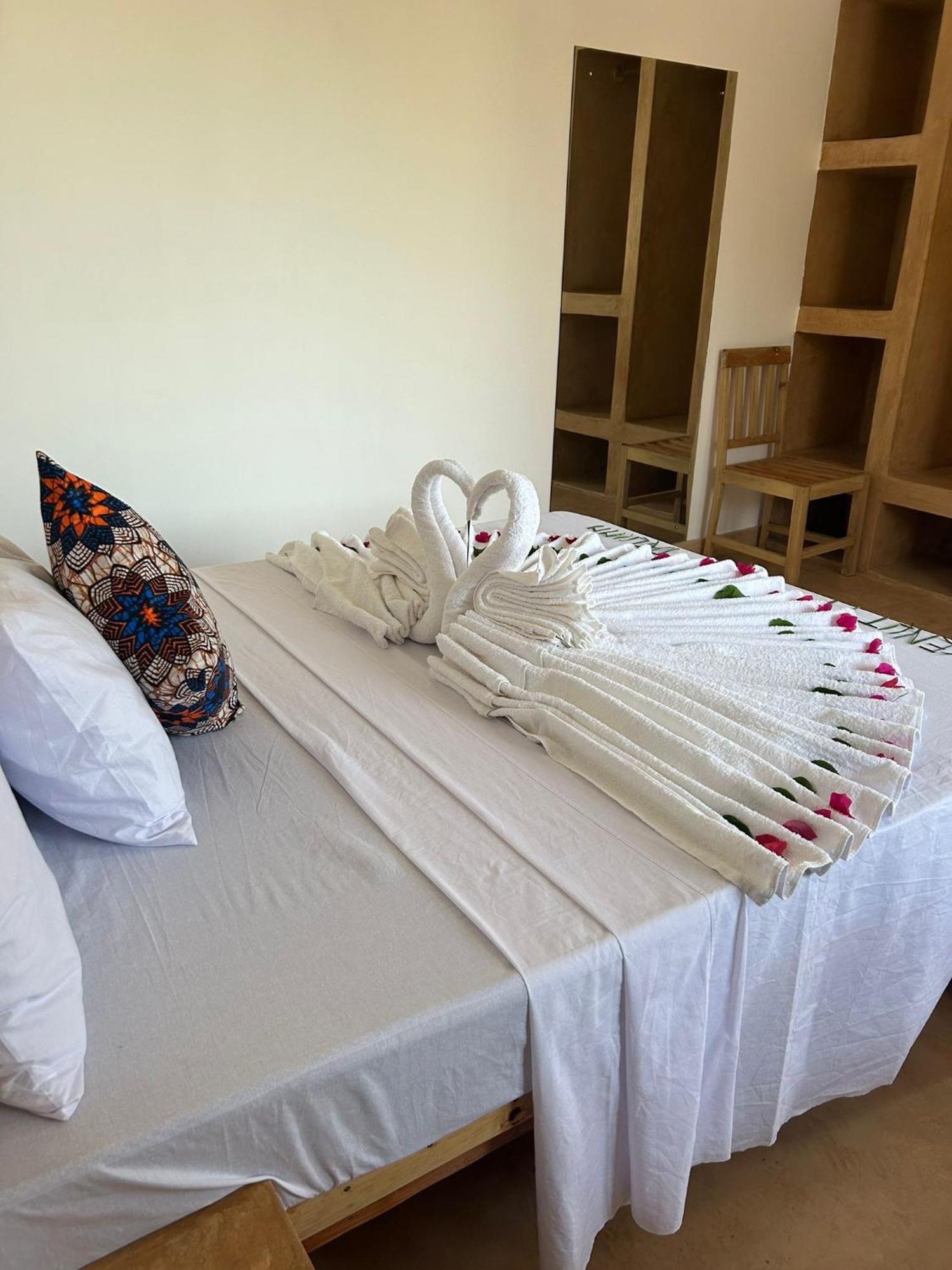 Tatu Inn Boutique Hotel Watamu Exteriör bild